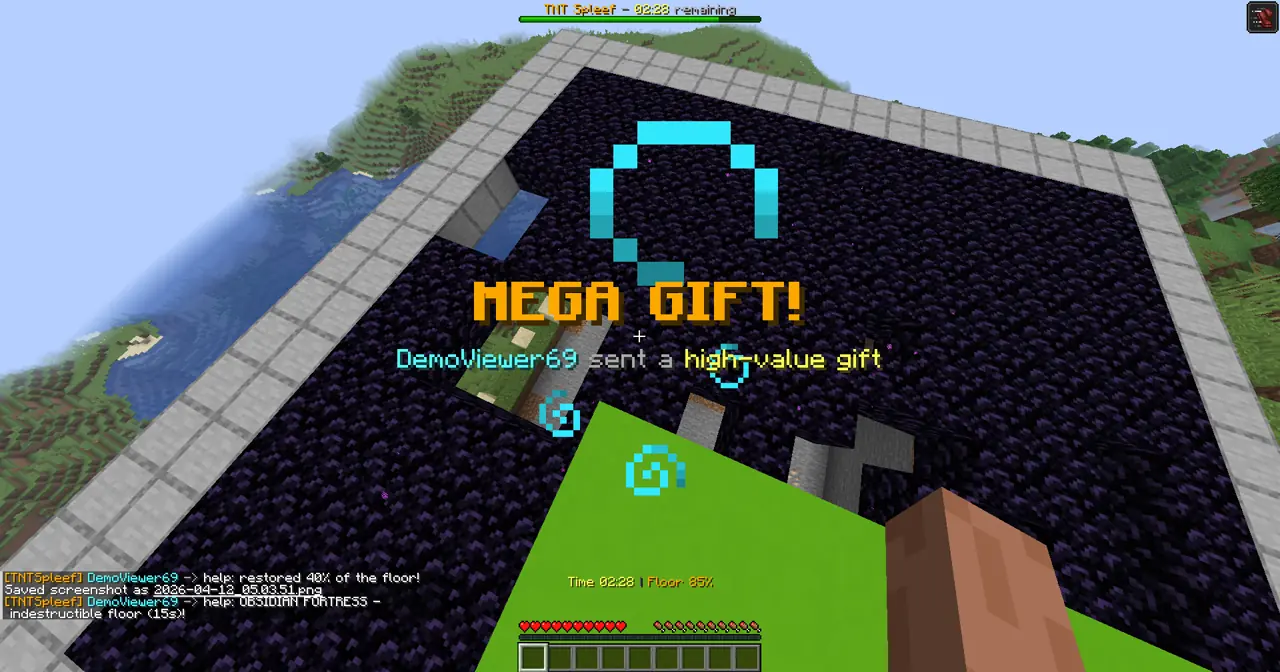 TNT Spleef gameplay screenshot showing 999+ coins